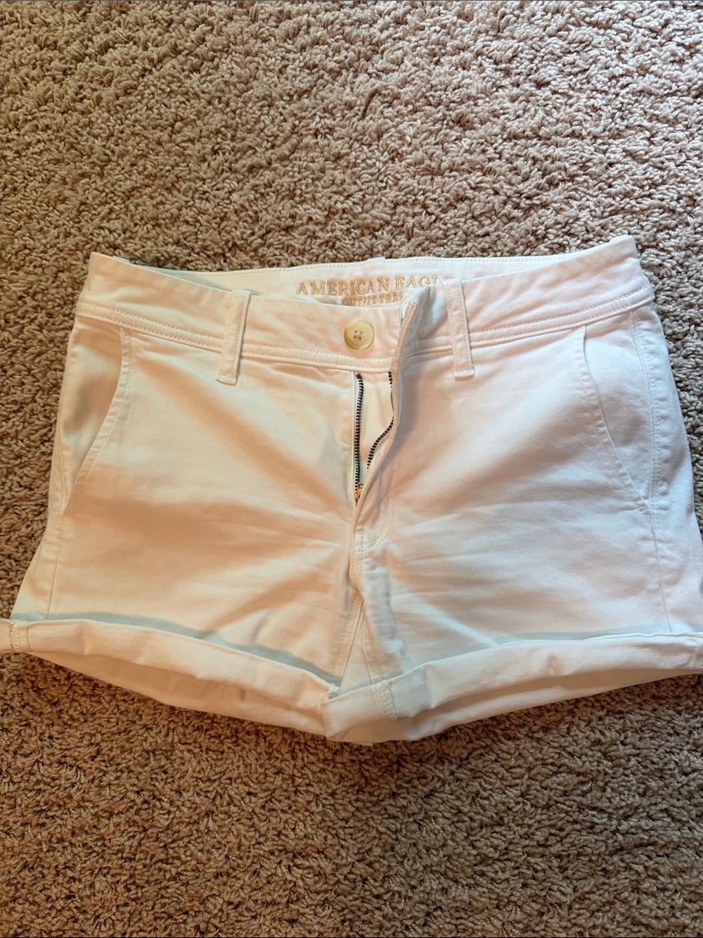 American Eagle Outfitters White Rolled Cuff Women’s Shorts midi length